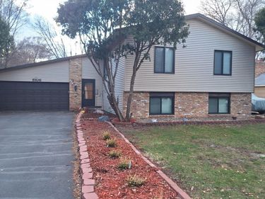 8106 Groveland Road, Mounds View, MN 55112