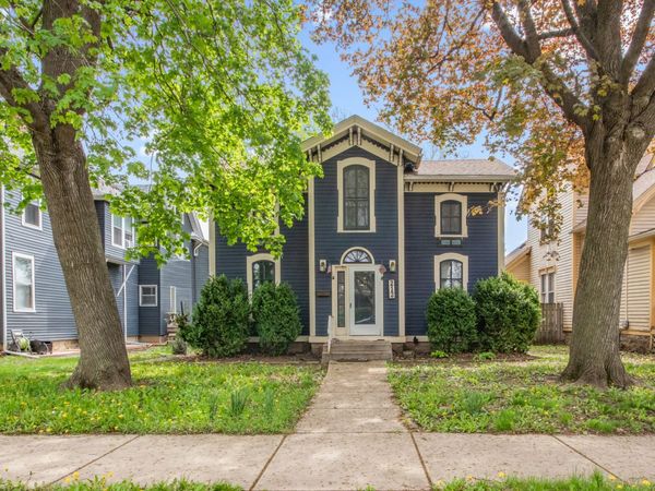 212 S 4th Street, Aurora, IL 60505