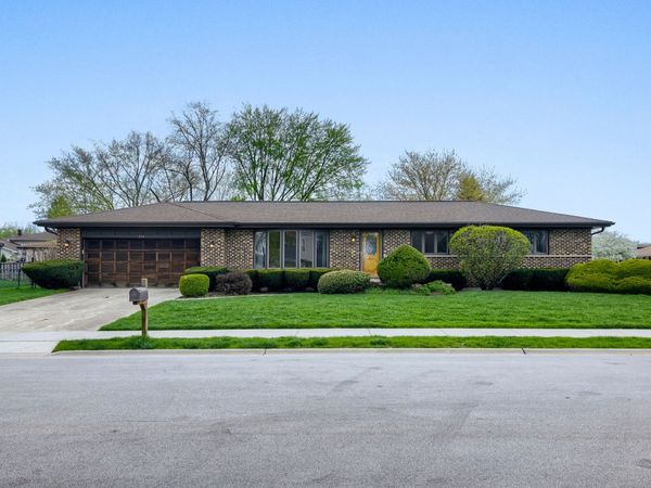 496 Sheridan Lane , Schaumburg, IL 60193