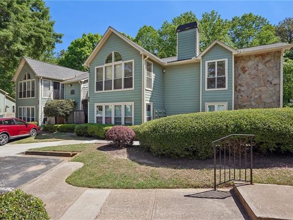 3019 Canyon Point Circle , Roswell, GA 30076