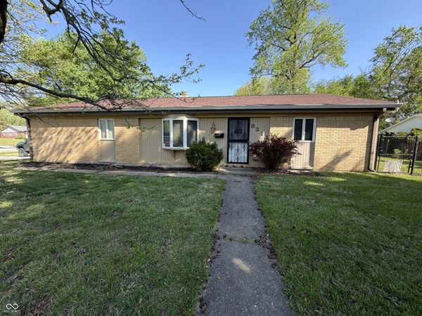 8214 Forsythia Court , Indianapolis, IN 46219