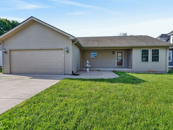 417 W Jackson Street , Knightstown, IN 46148