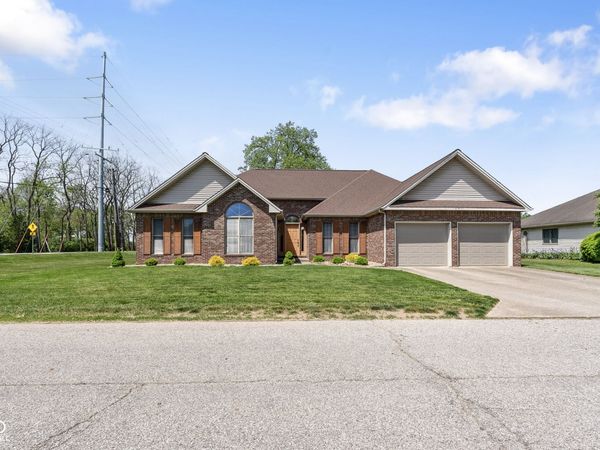 601 Coventry Drive , Seymour, IN 47274