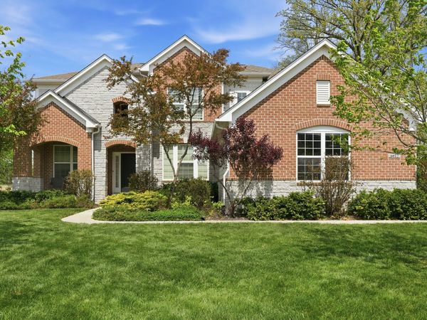 8842 Windpointe Pass, Zionsville, IN 46077