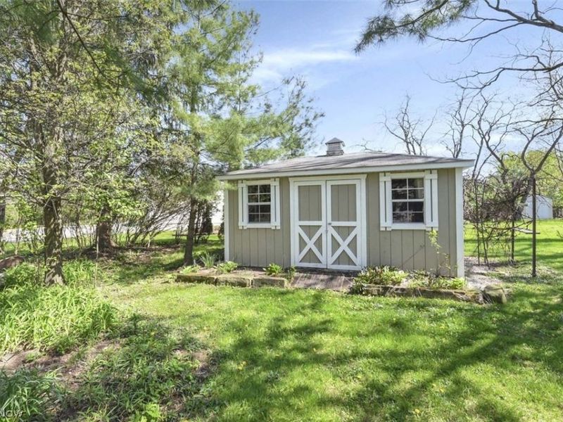 1297 Substation Road , Brunswick, OH 44212 Photo 4