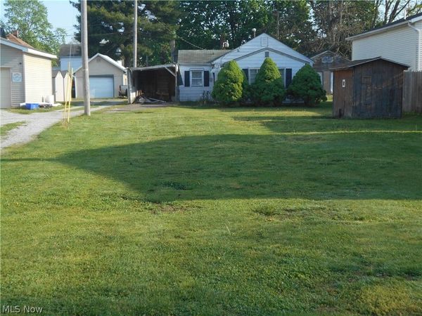 914 Pine Street, Coshocton, OH 43812