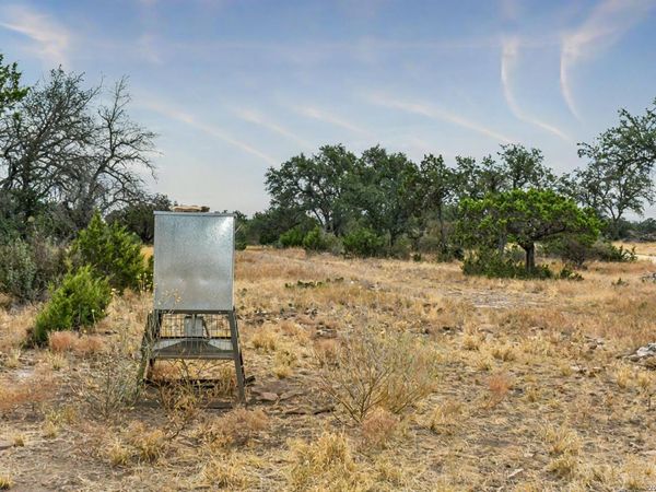 09 Broken Arrow Rd., Harper, TX 78631