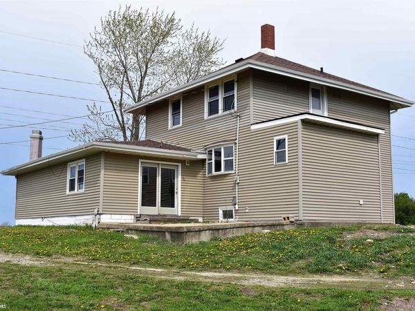 1614 Commercial, Iowa Falls, IA 50126