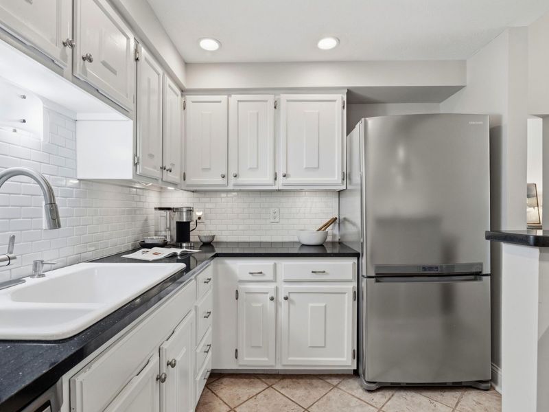 2080 Mackenzie Drive, Unit 12, Upper Arlington, OH 43220 Photo 16