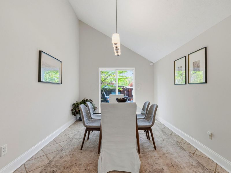 2080 Mackenzie Drive, Unit 12, Upper Arlington, OH 43220 Photo 19