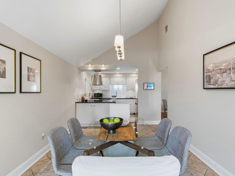 2080 Mackenzie Drive, Unit 12, Upper Arlington, OH 43220 Photo 20