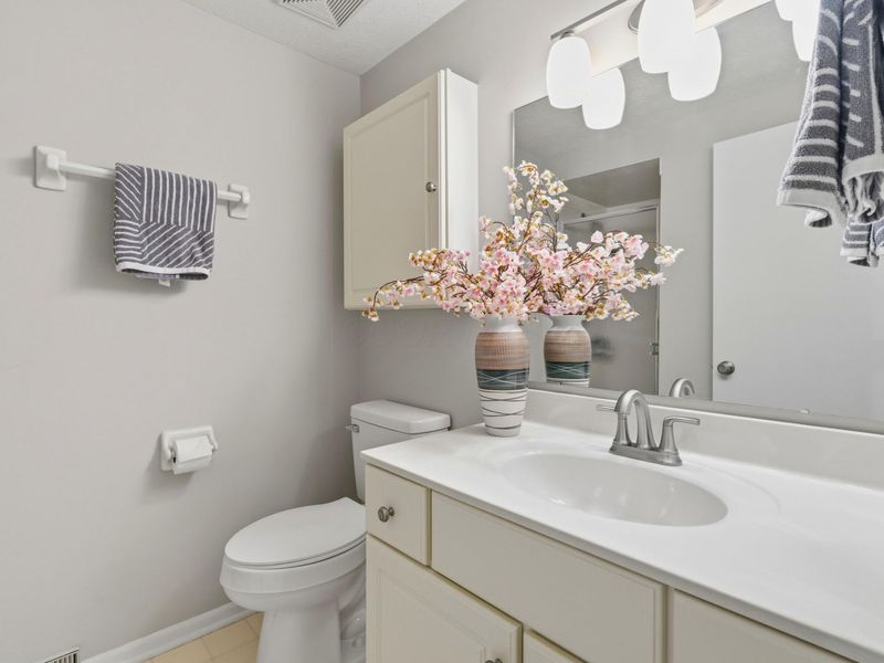2080 Mackenzie Drive, Unit 12, Upper Arlington, OH 43220 Photo 23