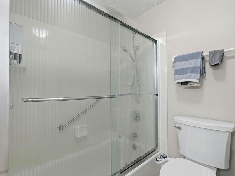 2080 Mackenzie Drive, Unit 12, Upper Arlington, OH 43220 Photo 29