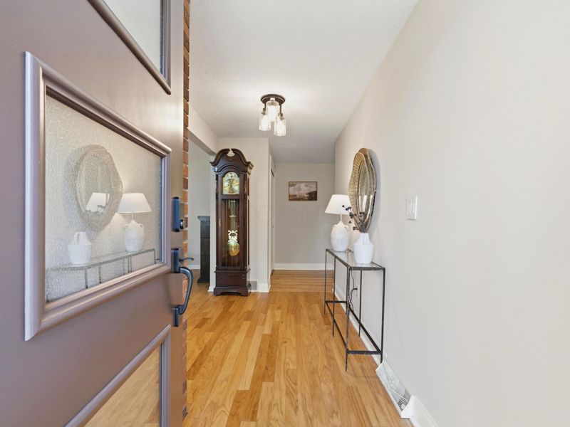 2080 Mackenzie Drive, Unit 12, Upper Arlington, OH 43220 Photo 5