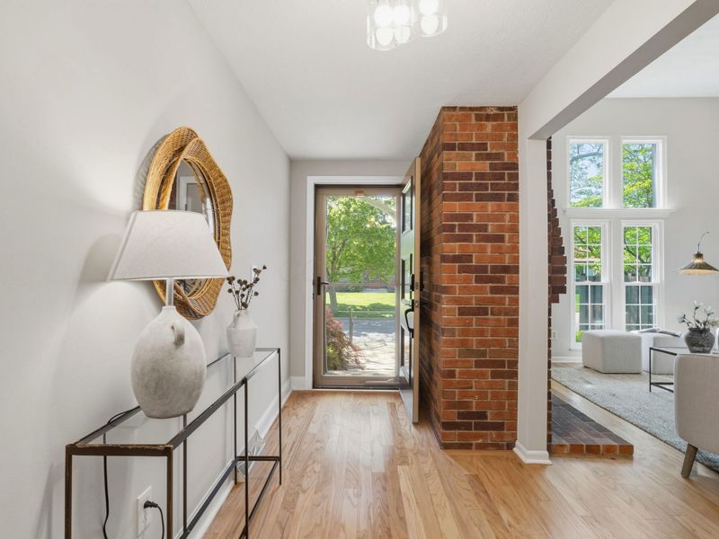 2080 Mackenzie Drive, Unit 12, Upper Arlington, OH 43220 Photo 7