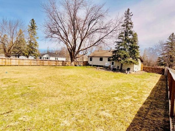 121 5th Avenue NW, Baudette, MN 56623