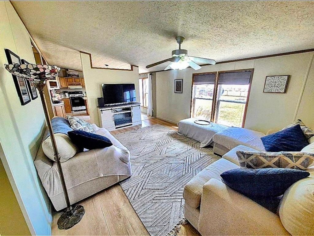 116 3rd Street S, Gaylord, MN 55334