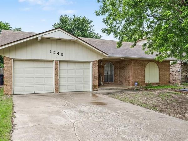1040 NW 10th Street, Moore, OK 73160