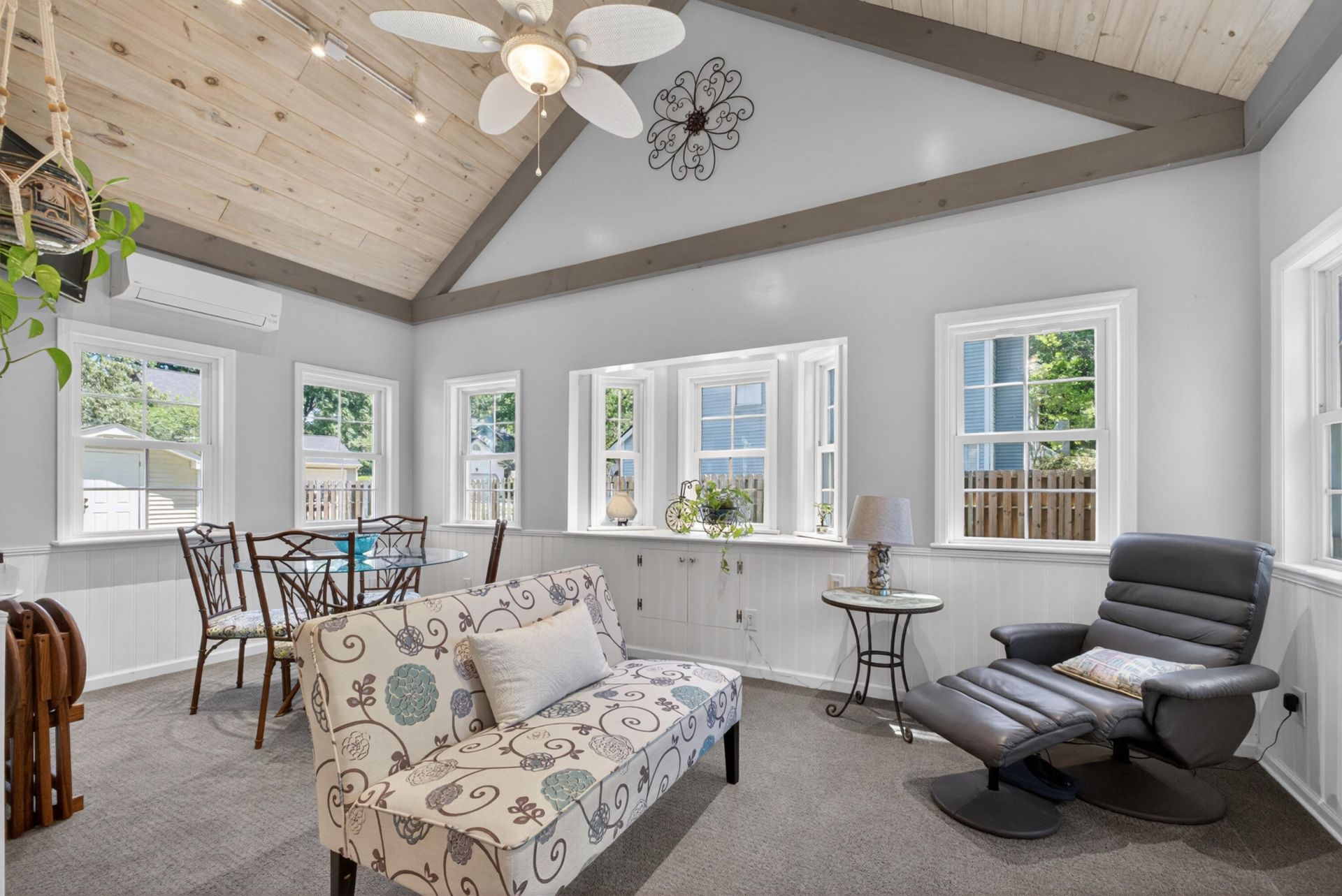 108 Chesterton Drive Photo 10