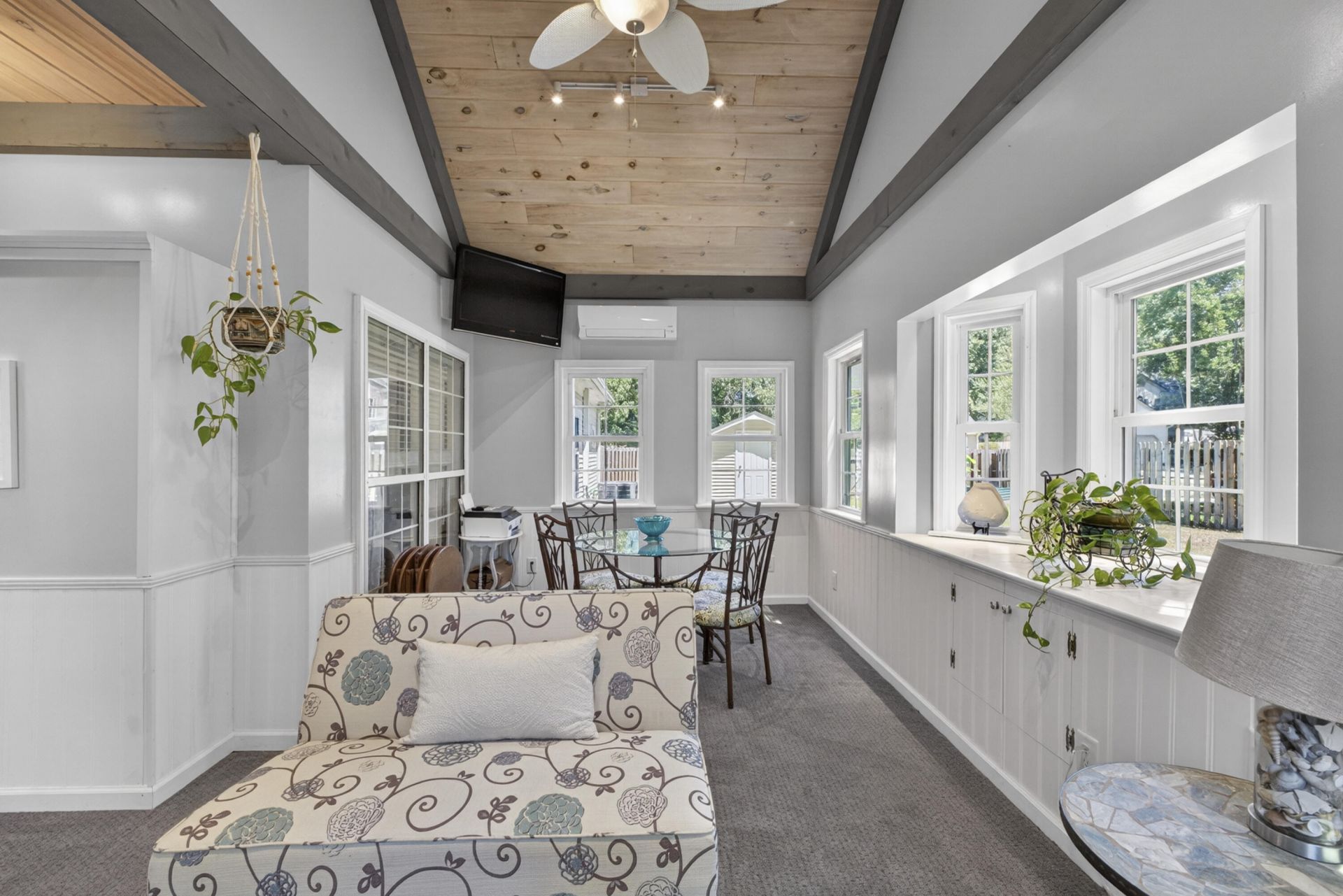 108 Chesterton Drive Photo 11