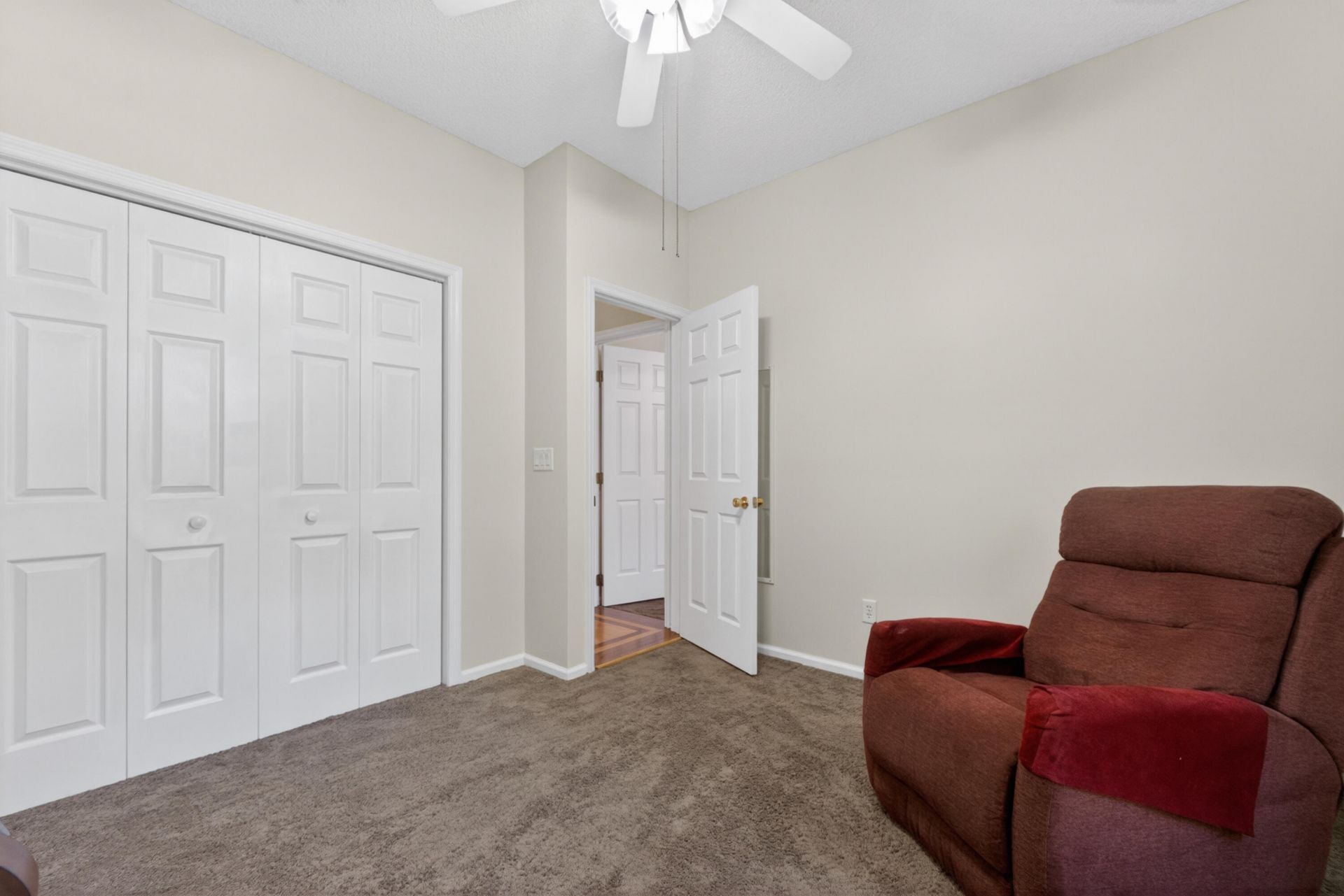 108 Chesterton Drive Photo 19