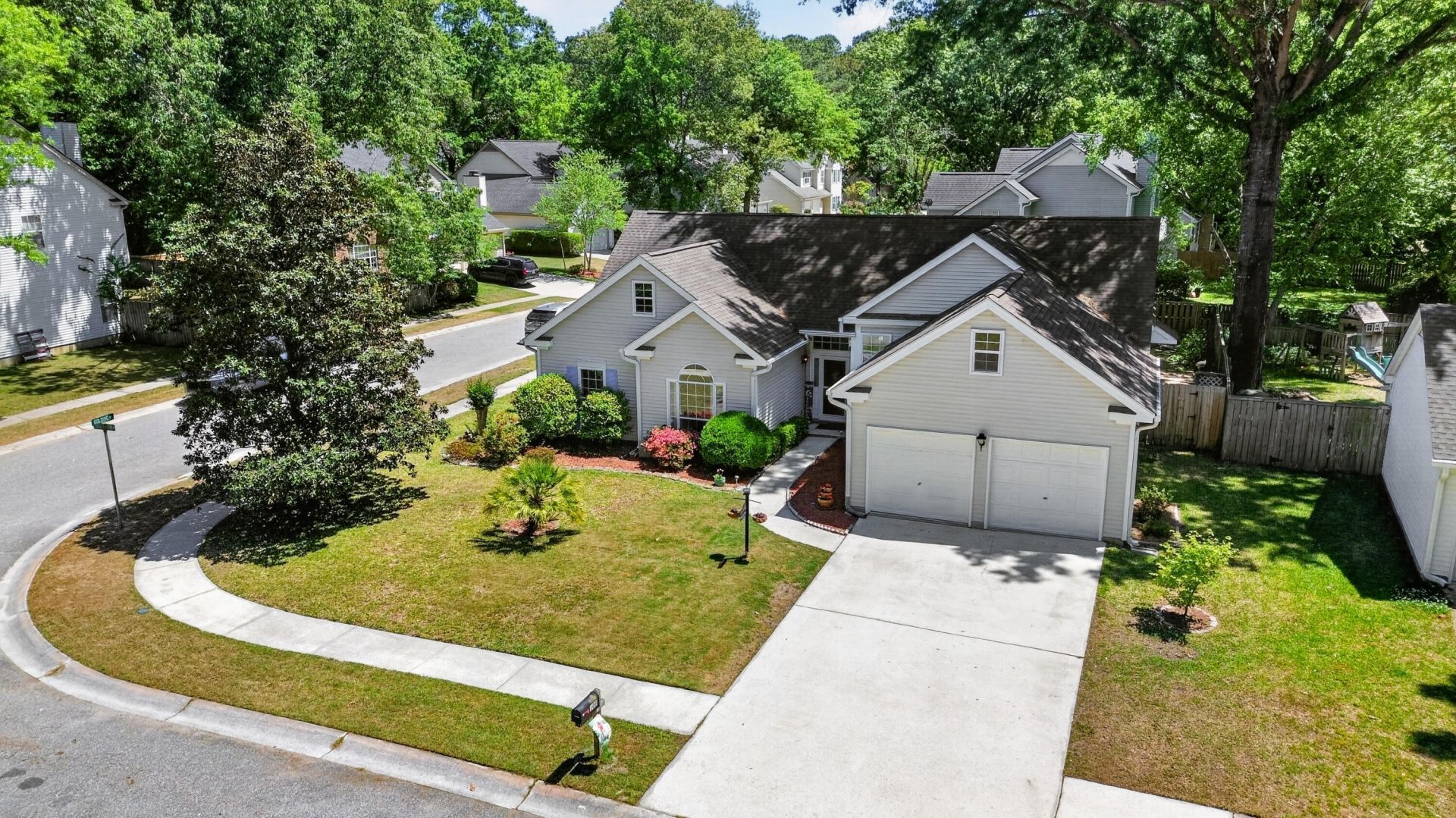 108 Chesterton Drive Photo 4