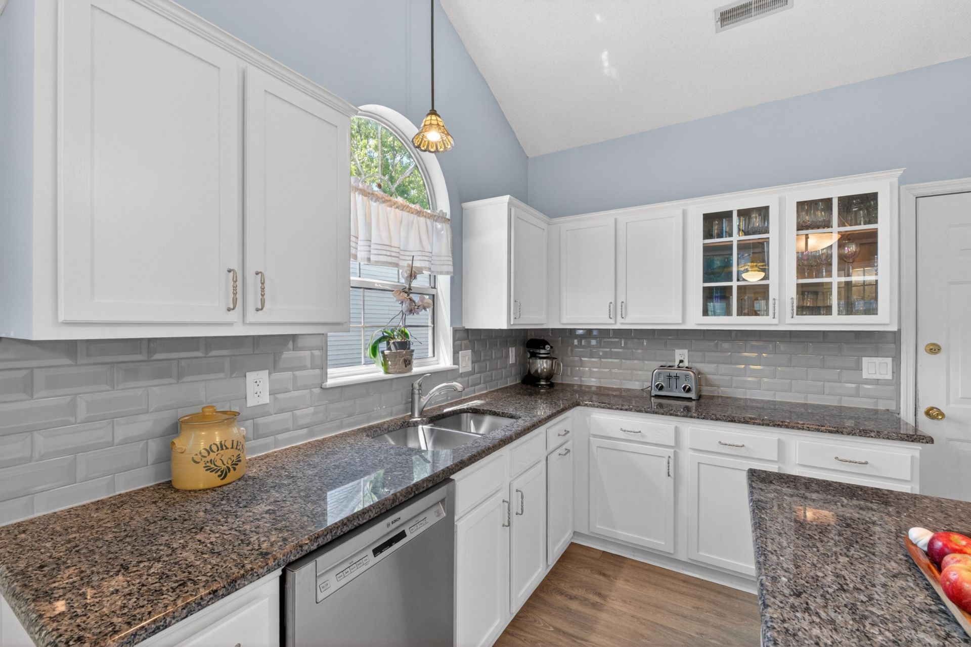 108 Chesterton Drive Photo 5