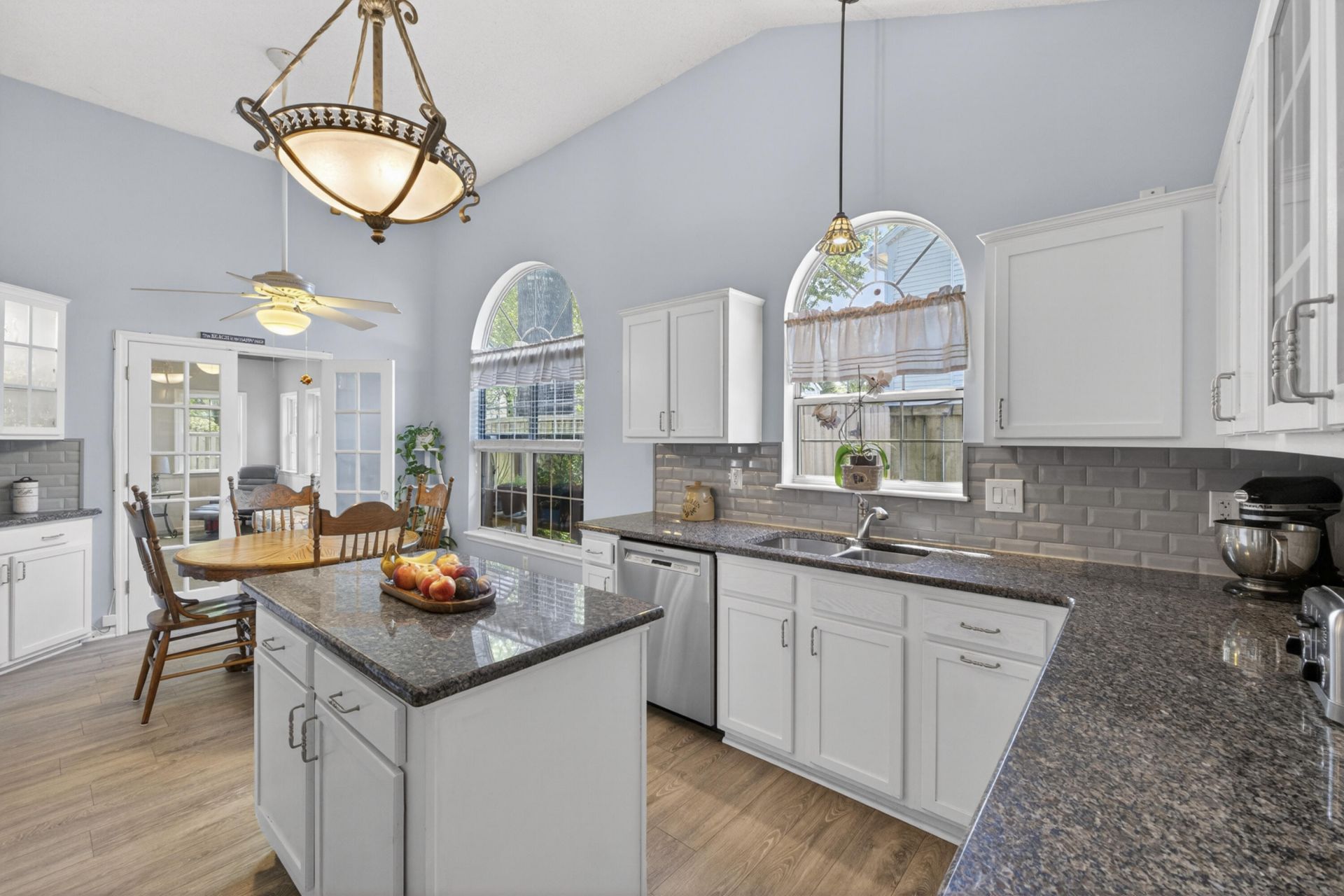 108 Chesterton Drive Photo 7