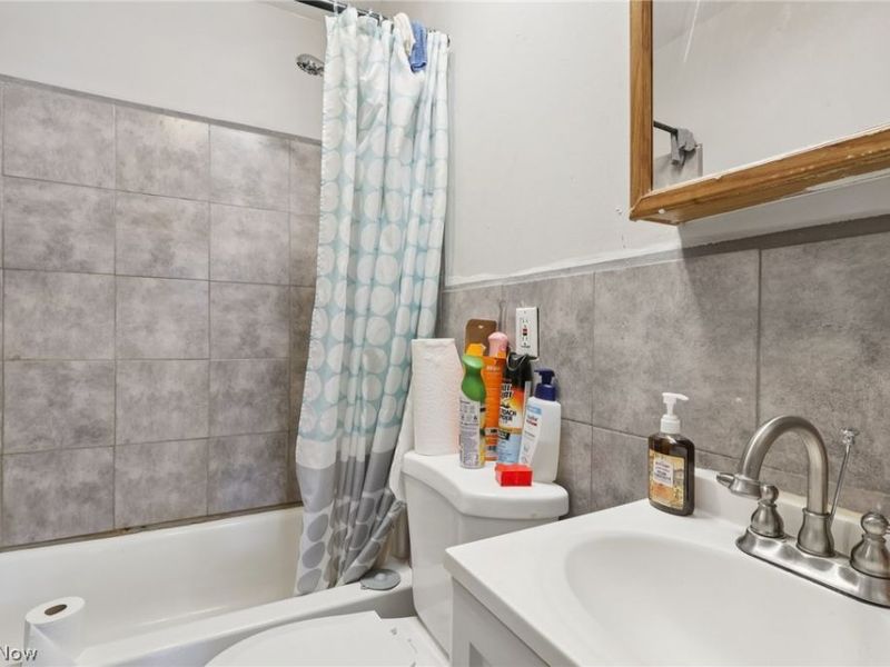 13701 Benwood Avenue , Cleveland, OH 44105 Photo 14