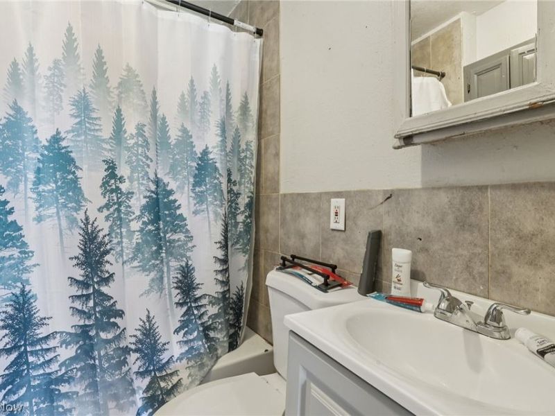 13701 Benwood Avenue , Cleveland, OH 44105 Photo 15