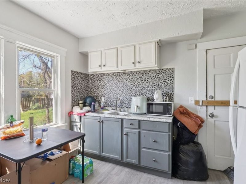 13701 Benwood Avenue , Cleveland, OH 44105 Photo 8