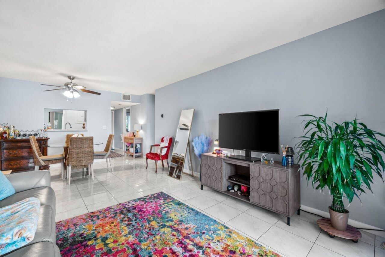 5884 Morningstar Circle, Unit 205, Delray Beach, FL 33484 Photo