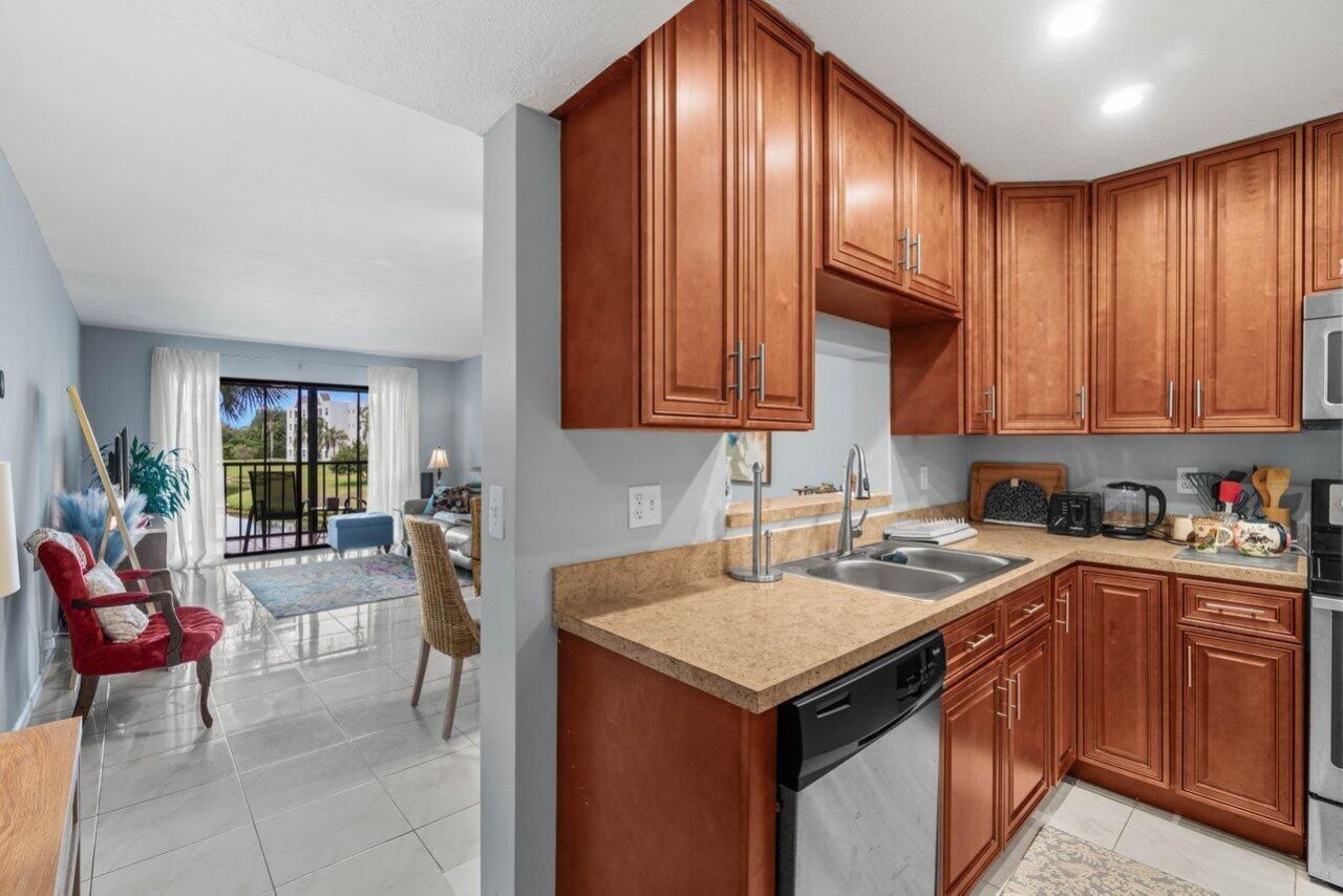 5884 Morningstar Circle, Unit 205, Delray Beach, FL 33484 Photo