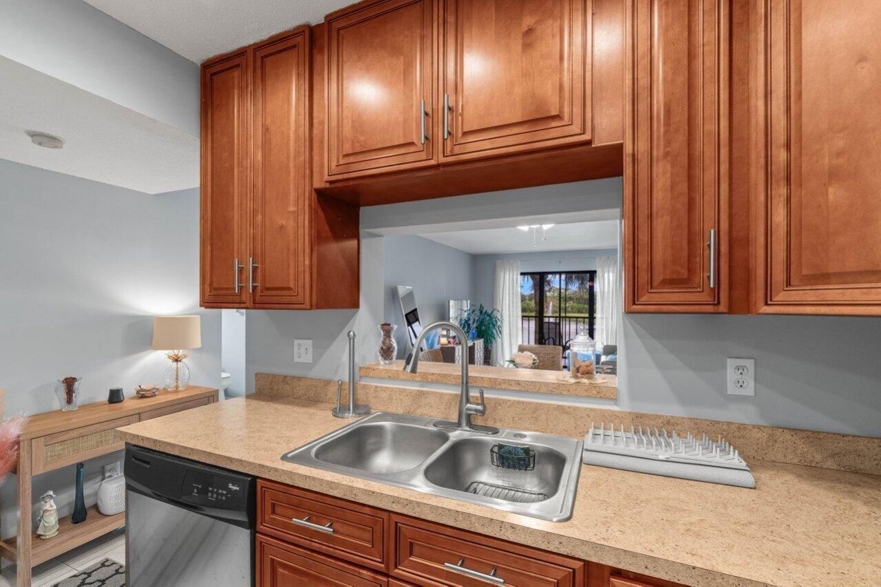5884 Morningstar Circle, Unit 205, Delray Beach, FL 33484 Photo