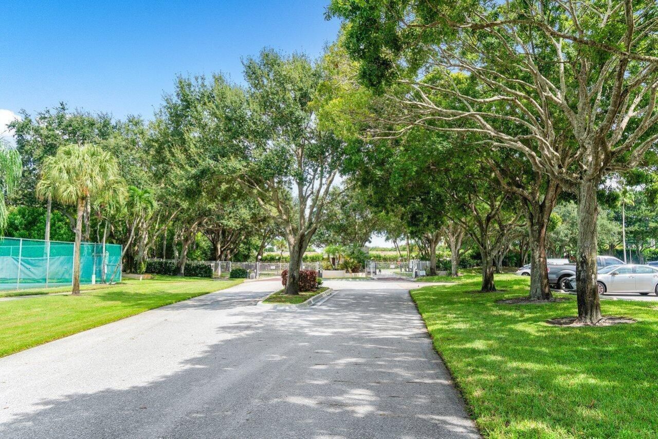 5884 Morningstar Circle, Unit 205, Delray Beach, FL 33484 Photo