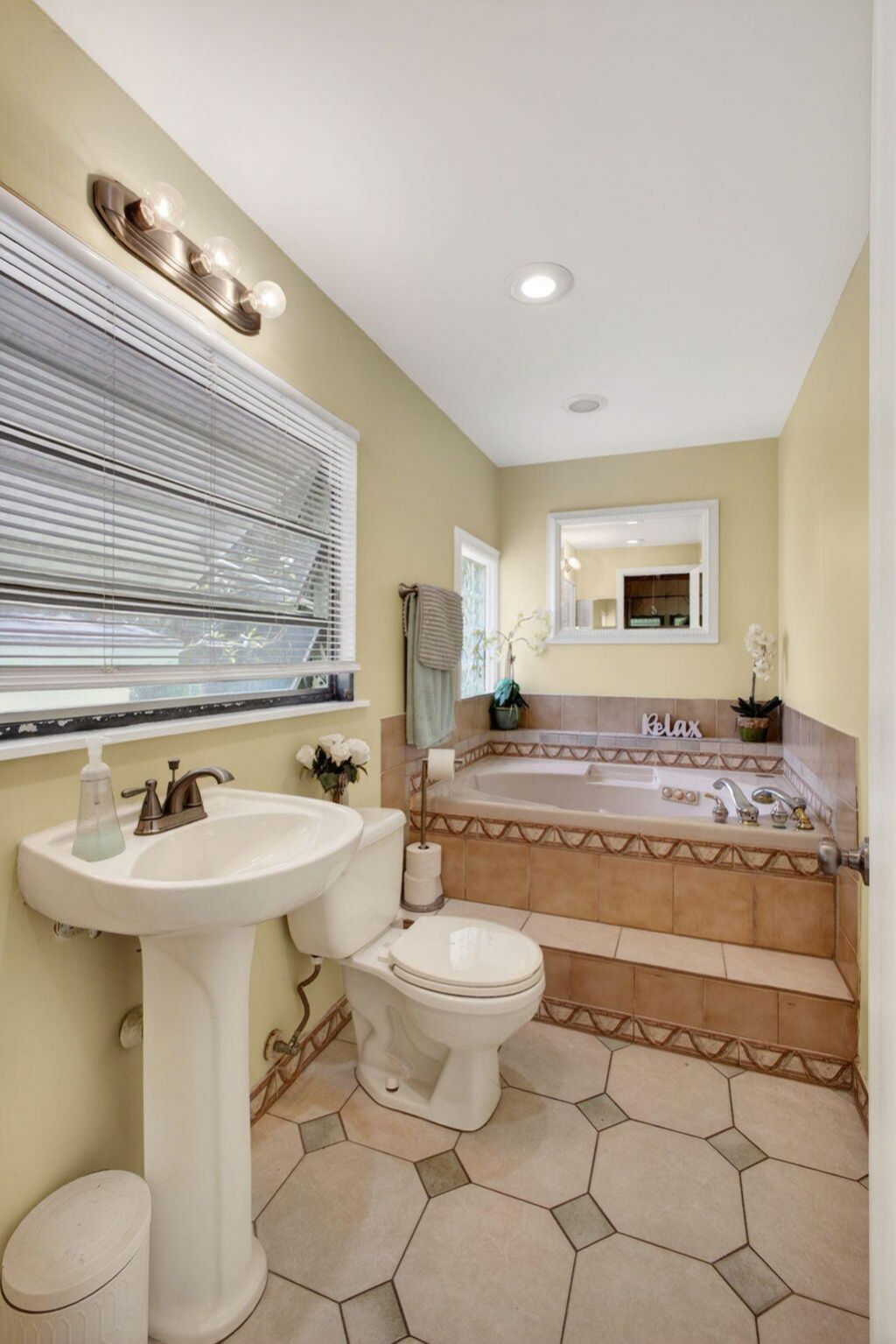 502 49th Street, West Palm Beach, FL 33407 Photo