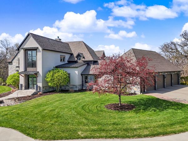 265 W Riverside Road , Ames, IA 50010