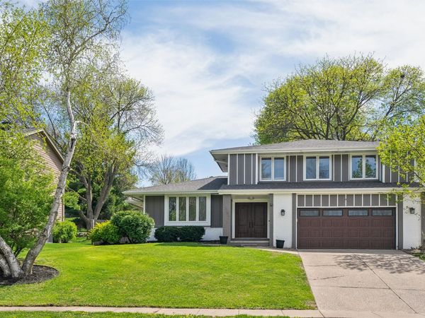 10244 Lincoln Avenue, Clive, IA 50325