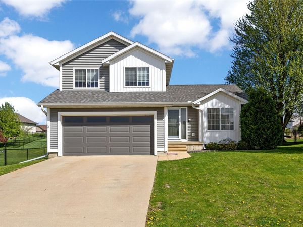 3340 London Way , Marion, IA 52302