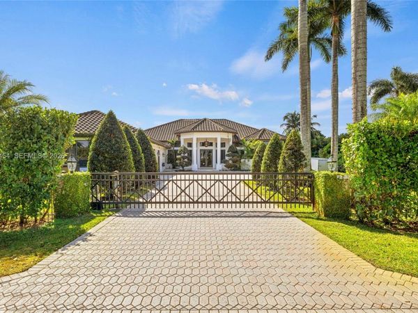 12000 NW 11th St , Plantation, FL 33323