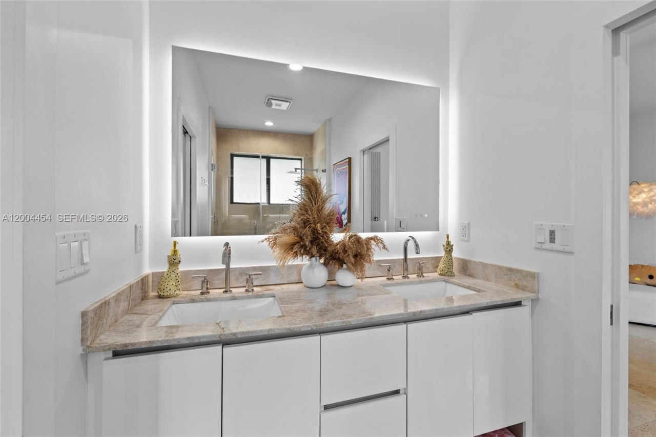 12000 NW 11th St , Plantation, FL 33323 Photo