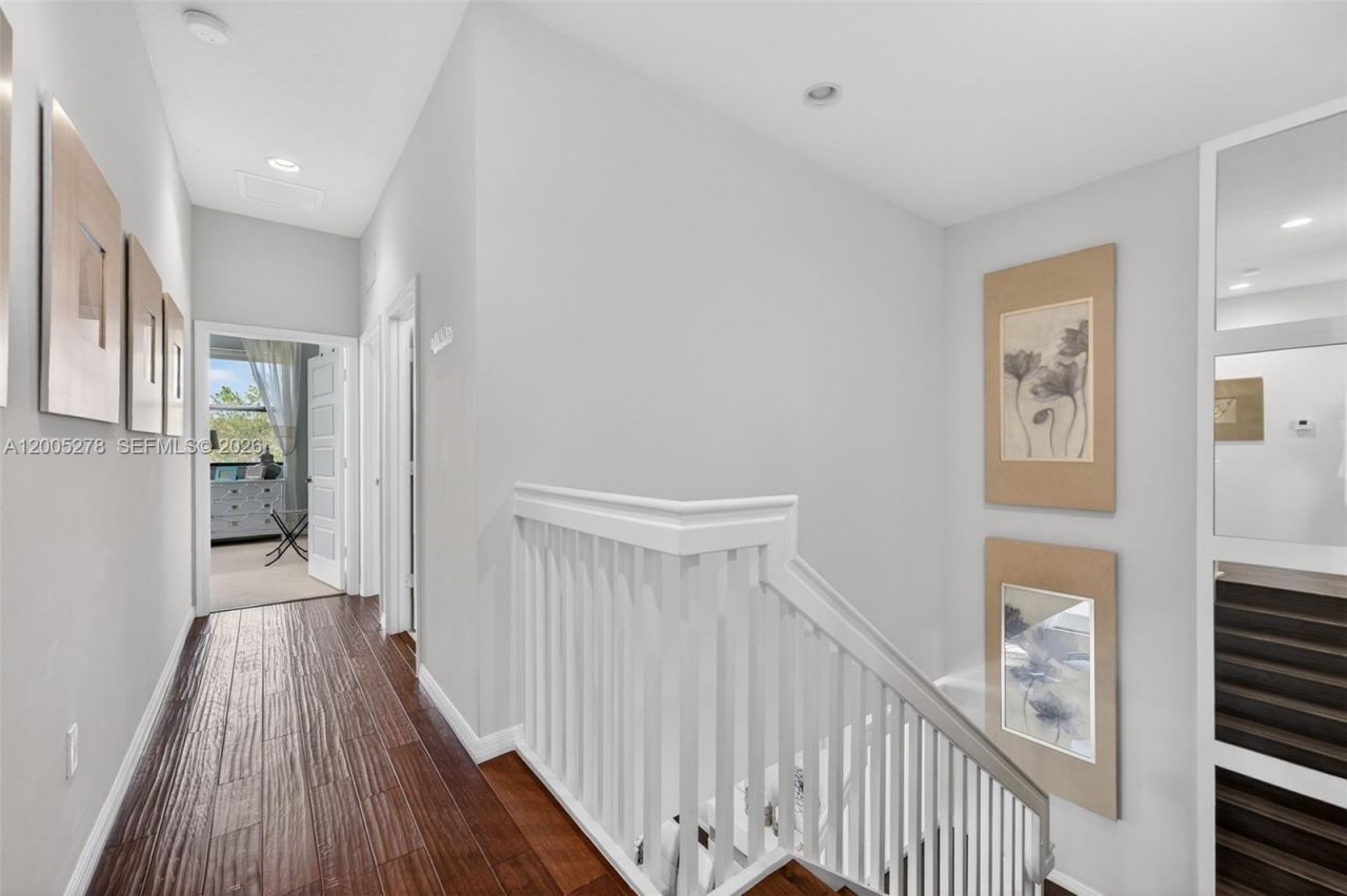 19278 NE 6th Ave , Miami, FL 33179 Photo