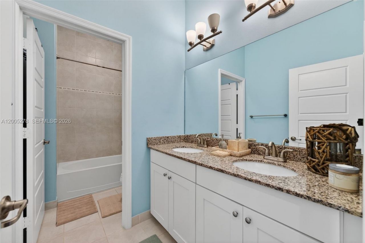 19278 NE 6th Ave , Miami, FL 33179 Photo