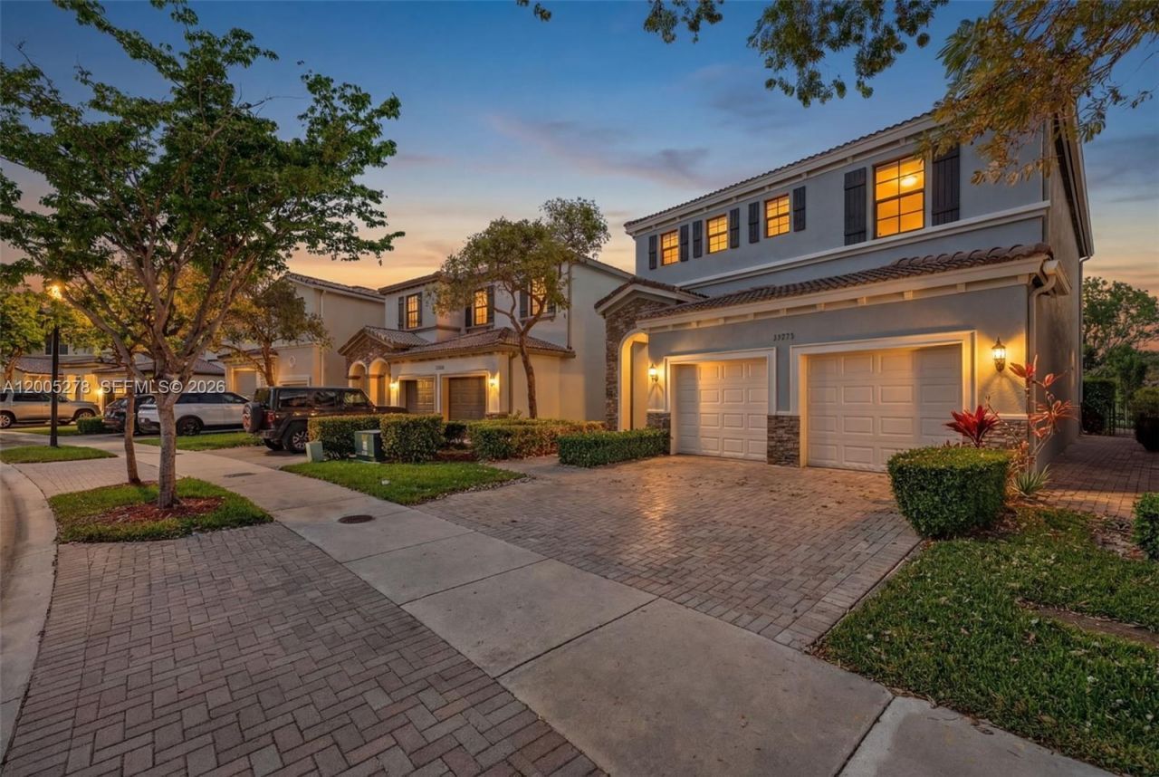 19278 NE 6th Ave , Miami, FL 33179 Photo