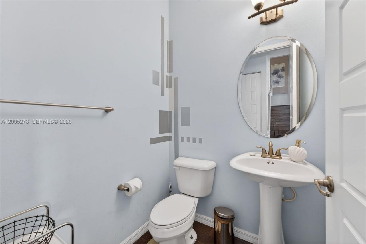 19278 NE 6th Ave , Miami, FL 33179 Photo