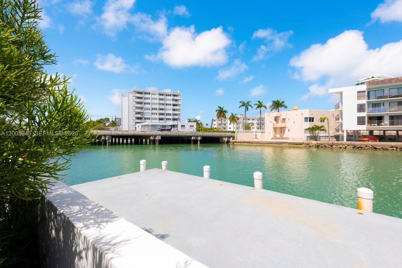6941 Bay Dr, Unit B3, Miami Beach, FL 33141 Photo