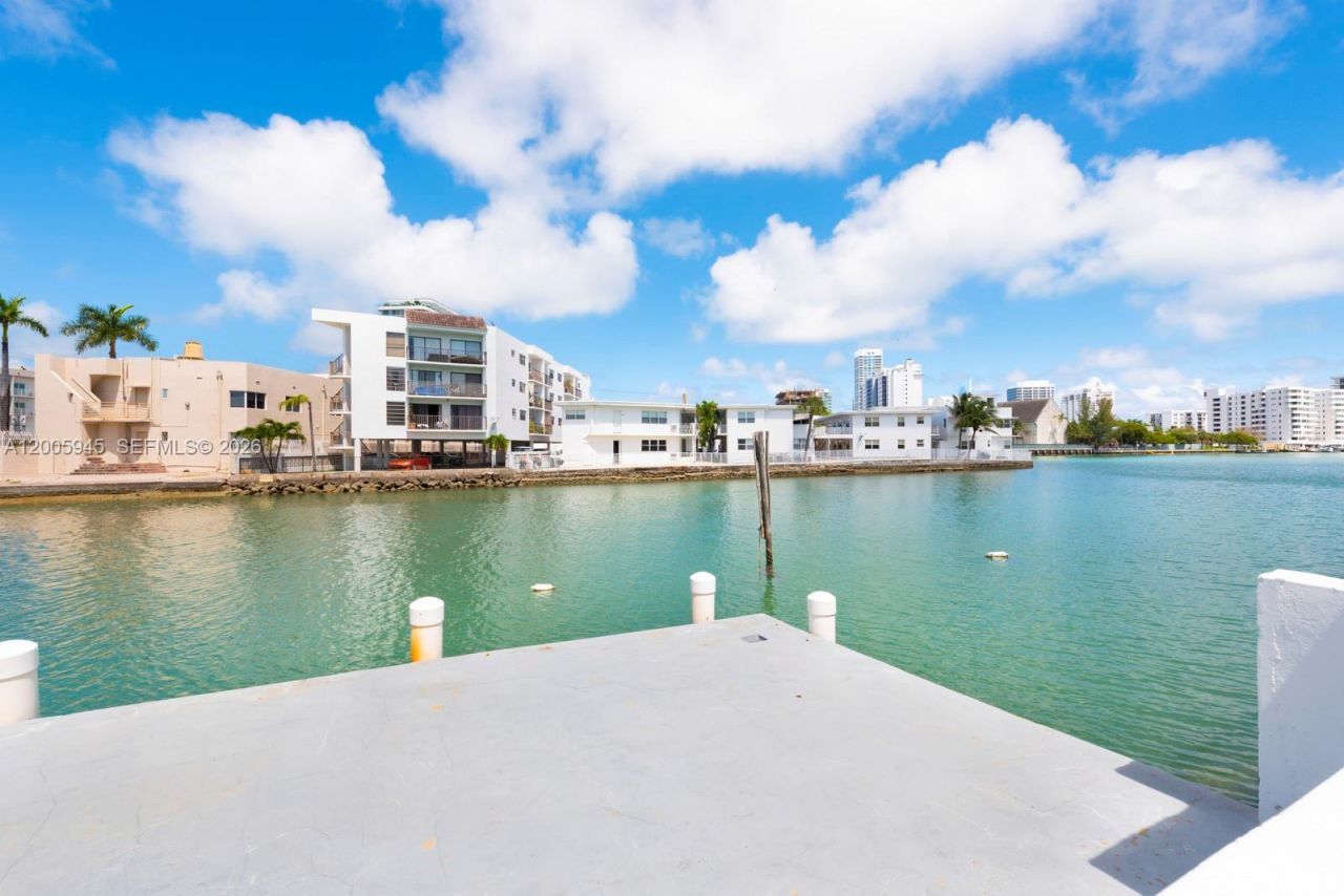 6941 Bay Dr, Unit B3, Miami Beach, FL 33141 Photo