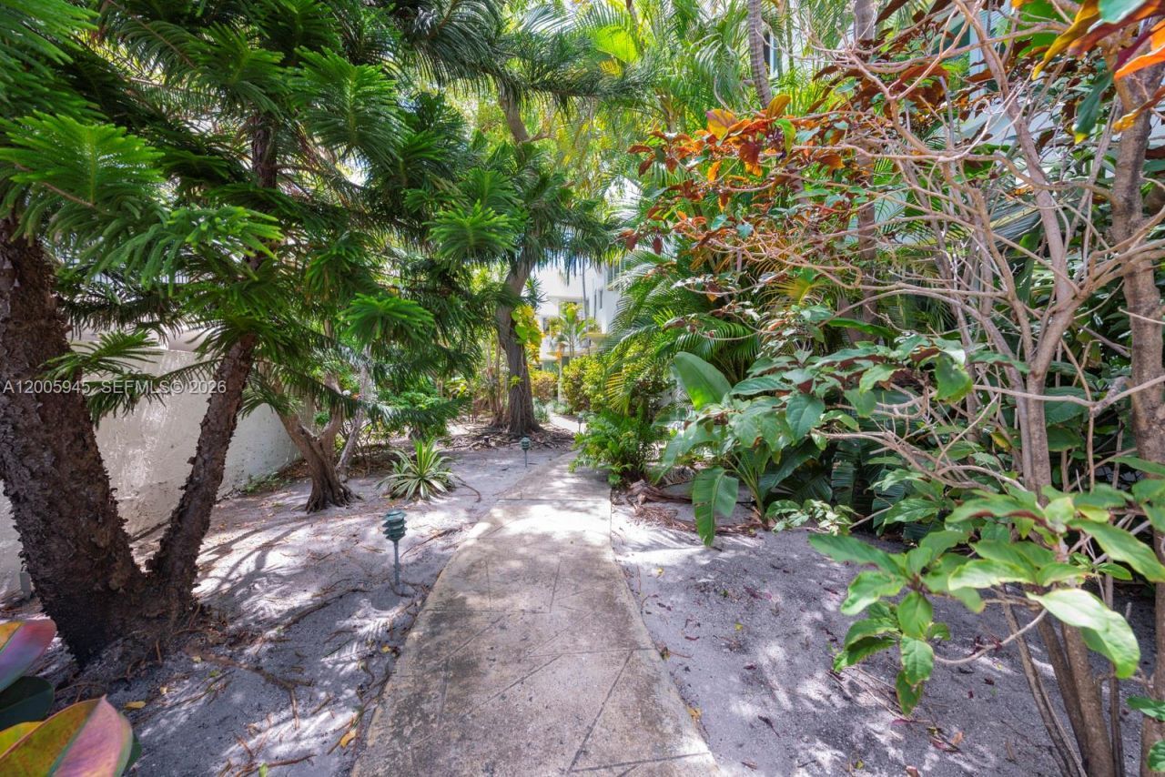 6941 Bay Dr, Unit B3, Miami Beach, FL 33141 Photo