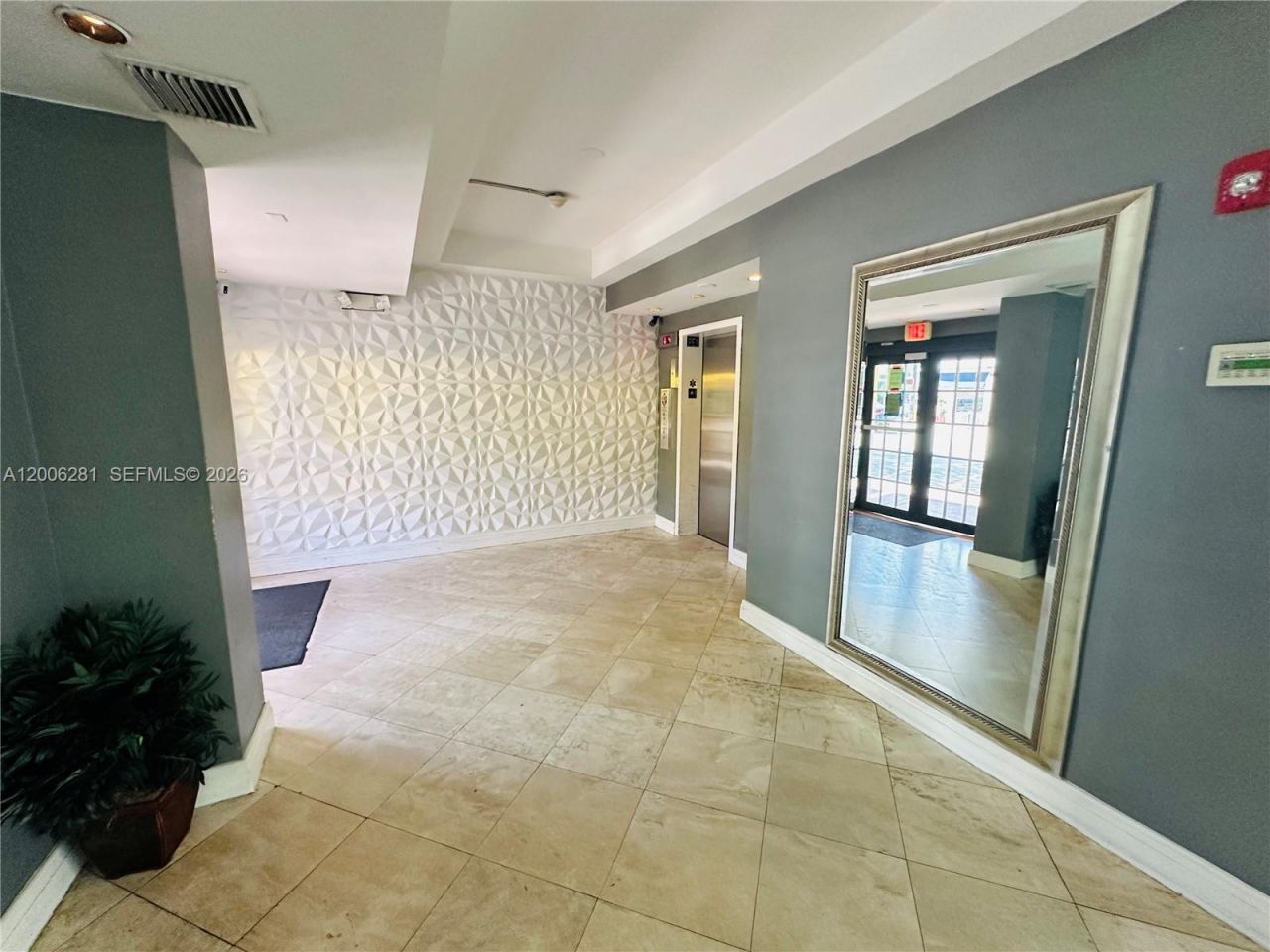 710 Washington Ave , Unit 321, Miami Beach, FL 33139 Photo