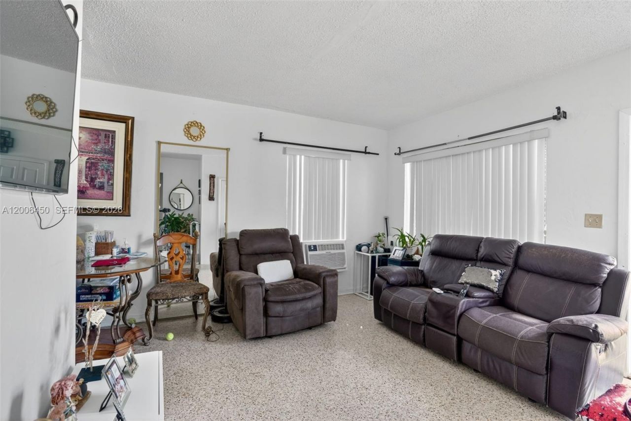 2100 NW 24th St , Miami, FL 33142 Photo